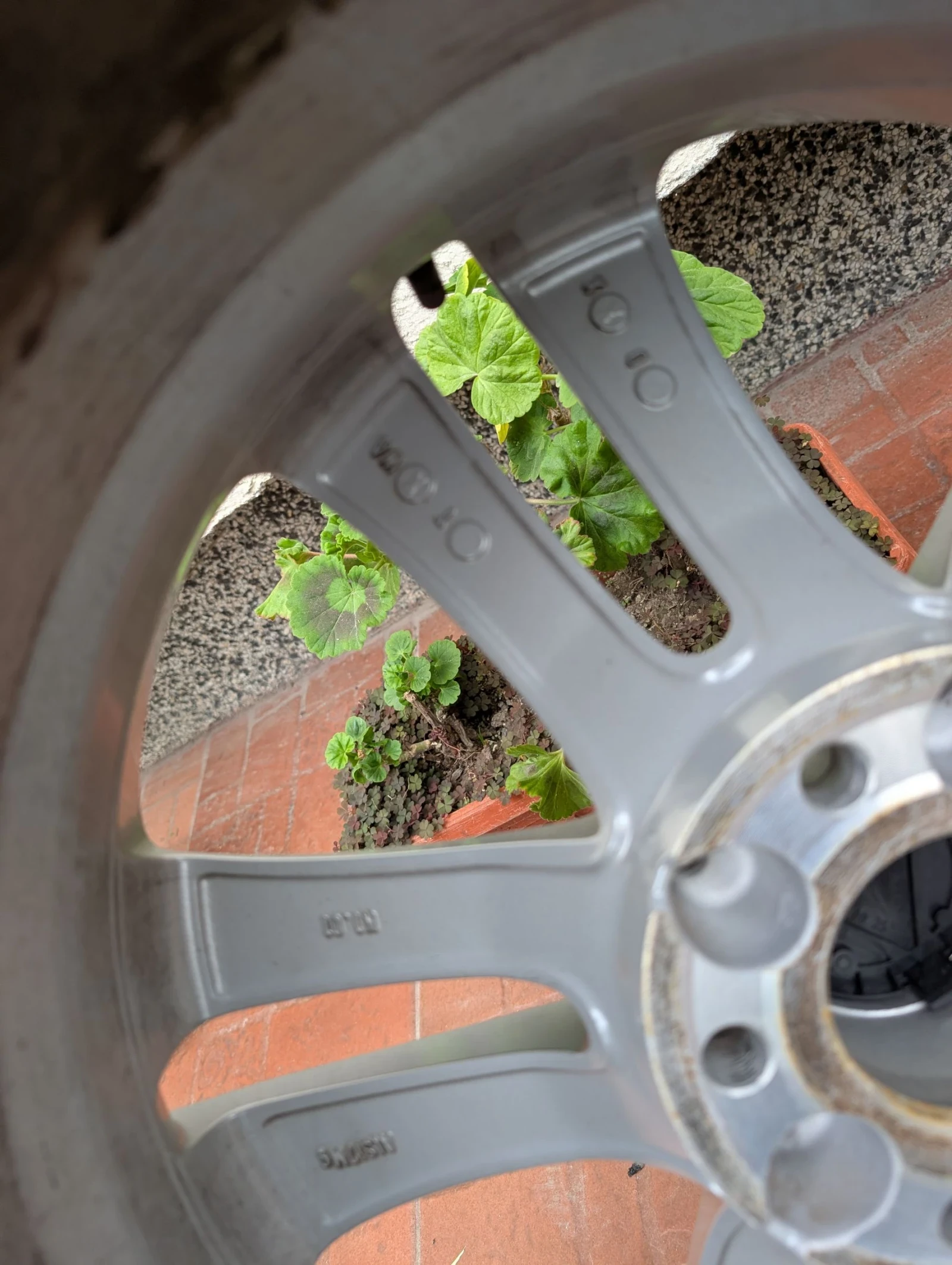 ���� � ������ 245/40R18 | Mobile.bg � ����������� 10