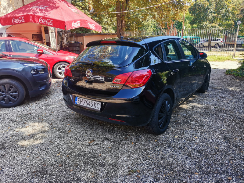 Opel Astra 1.3CDTi EKO flex, снимка 4 - Автомобили и джипове - 43210757