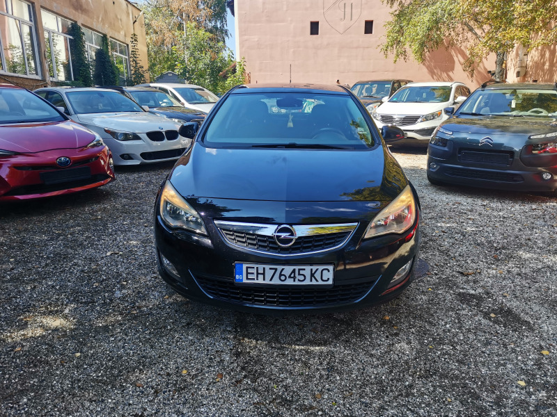Opel Astra 1.3CDTi EKO flex, снимка 2 - Автомобили и джипове - 43210757