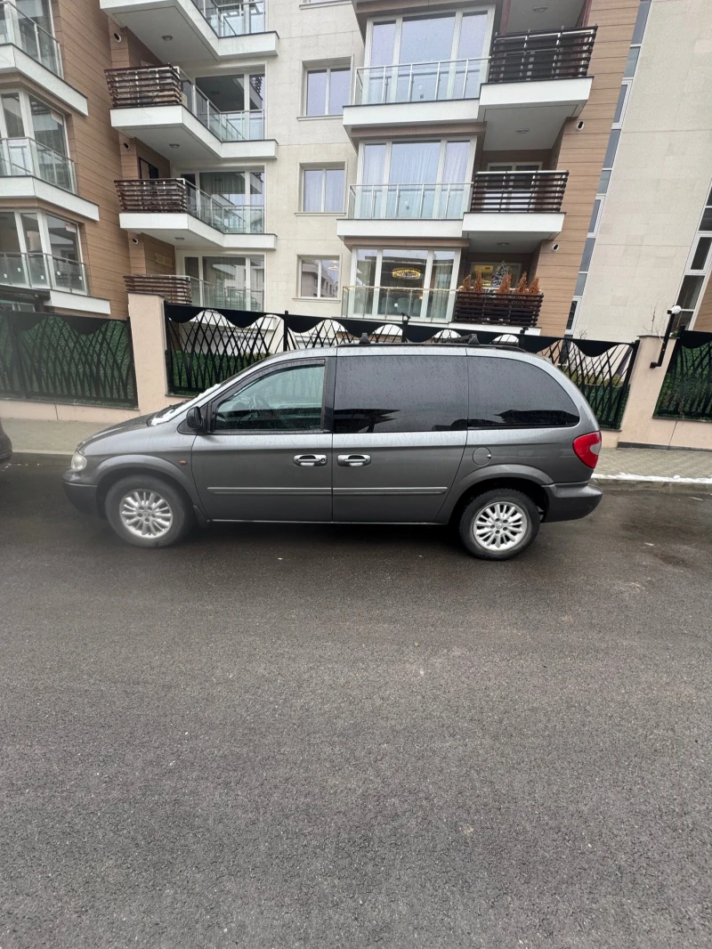 Chrysler Voyager СПЕШНО, снимка 6 - Автомобили и джипове - 49522845