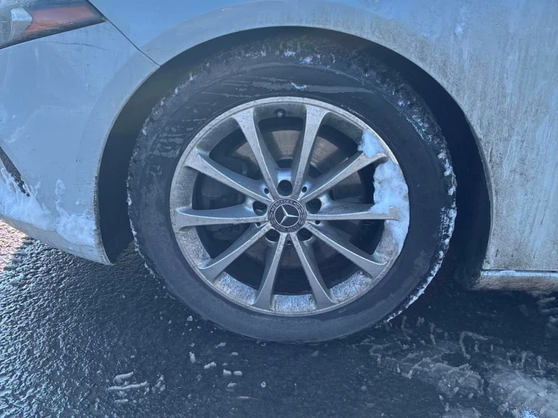 Mercedes-Benz A 220 CARFAX, снимка 7 - Автомобили и джипове - 53366931