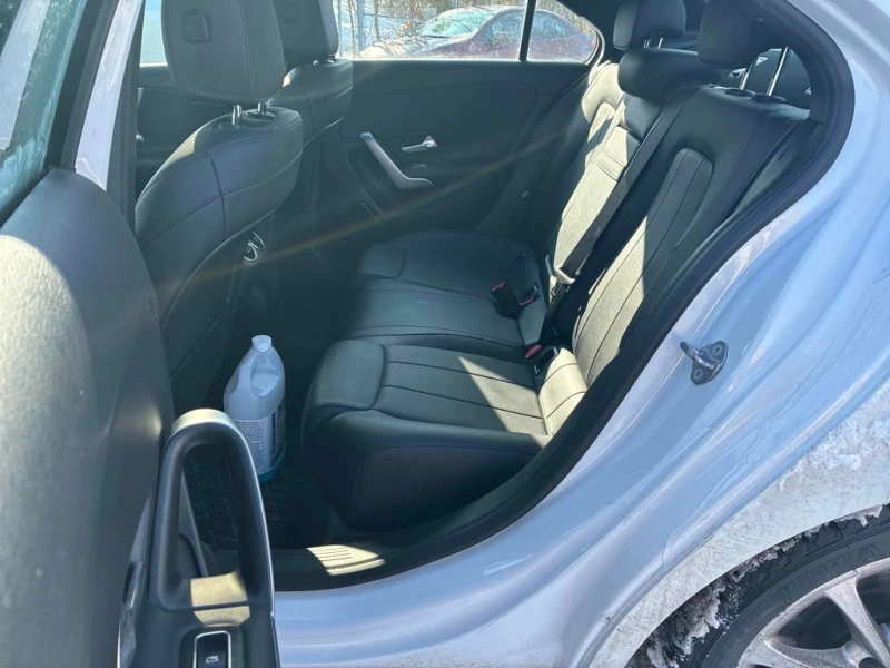 Mercedes-Benz A 220 CARFAX, снимка 12 - Автомобили и джипове - 53366931