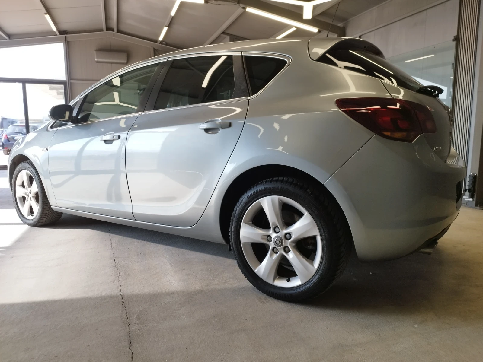 Opel Astra 2.0cdti Automatic euro5B - изображение 5