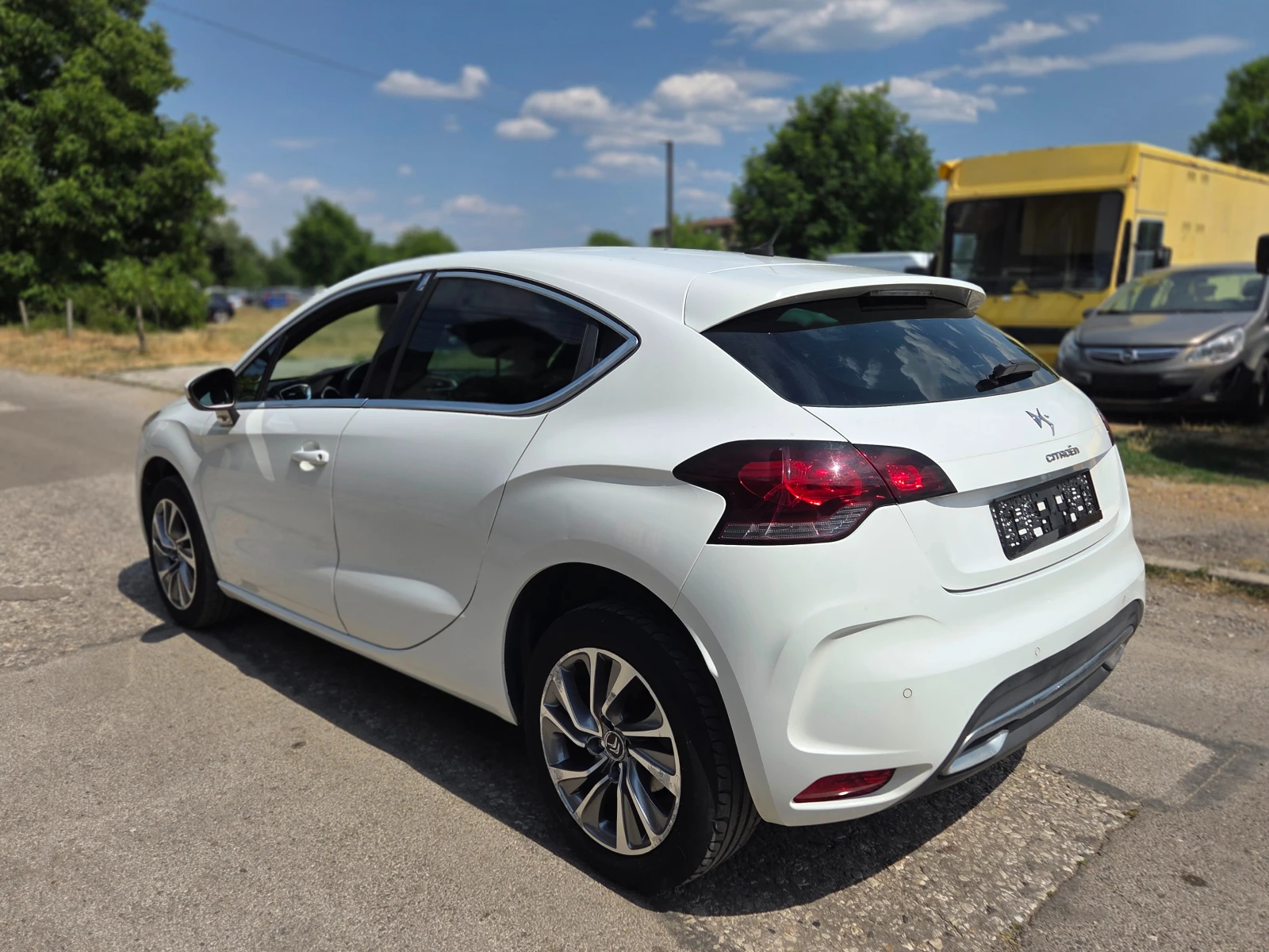 Citroen DS4 1.6 е-HDI NAVI ПЕРФЕКТЕН  - изображение 4