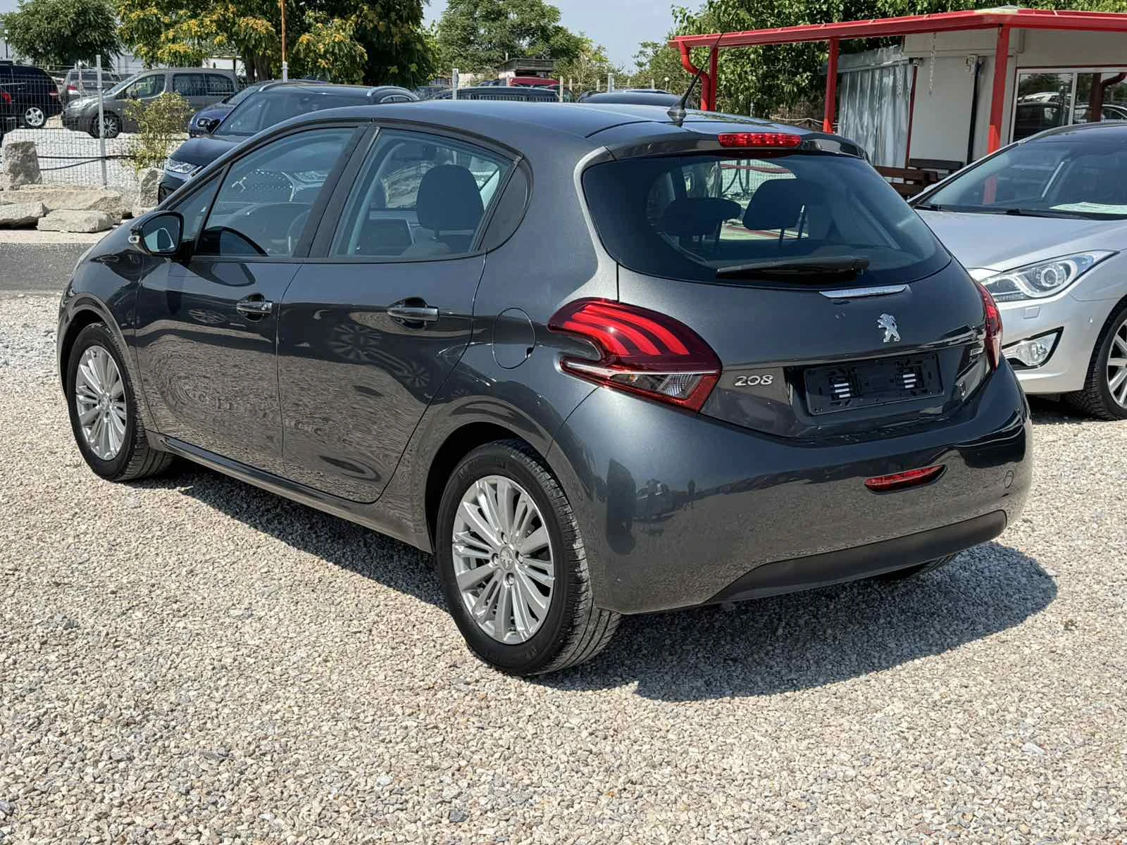 Peugeot 208 1.2i - изображение 6