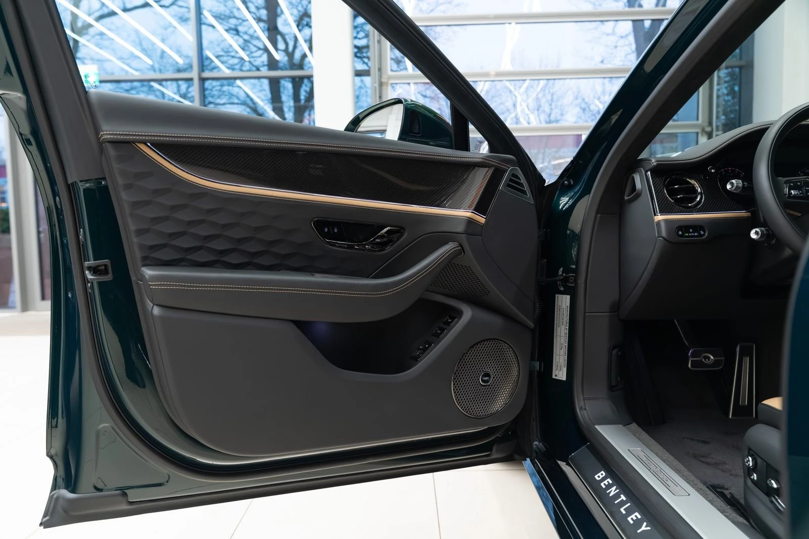 Bentley Flying Spur SPEED V8 HYBRID/FIRST EDITION/CARBON/NAIM/ - изображение 8