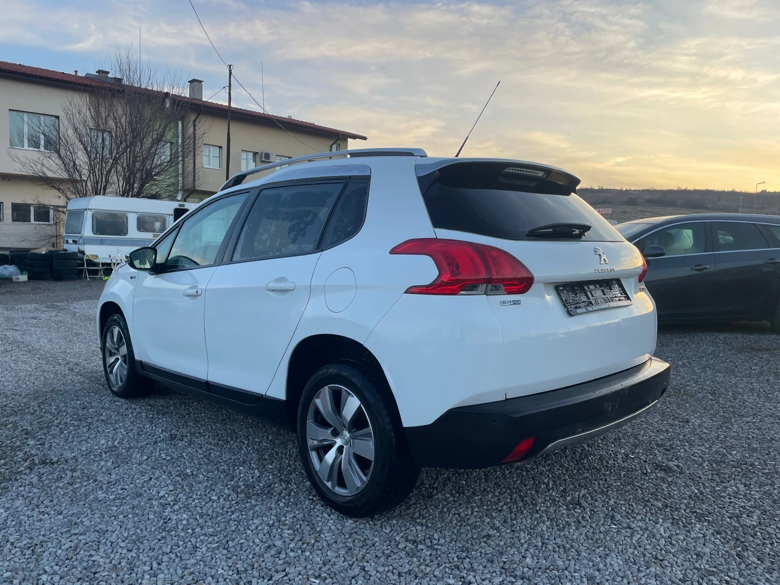 Peugeot 2008 1.6BlueHDI - изображение 4