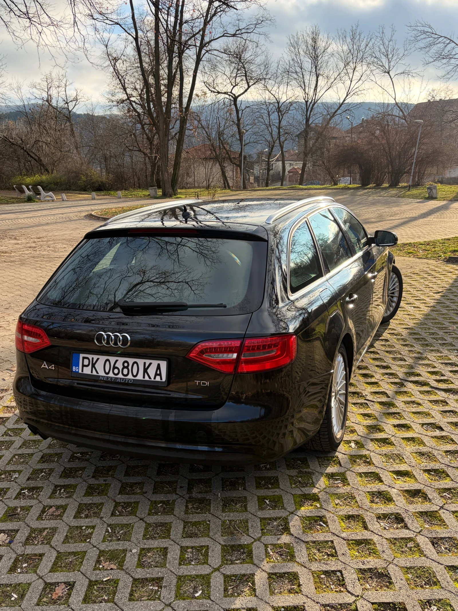 Audi A4 2.0TDI 177 s-line - изображение 4