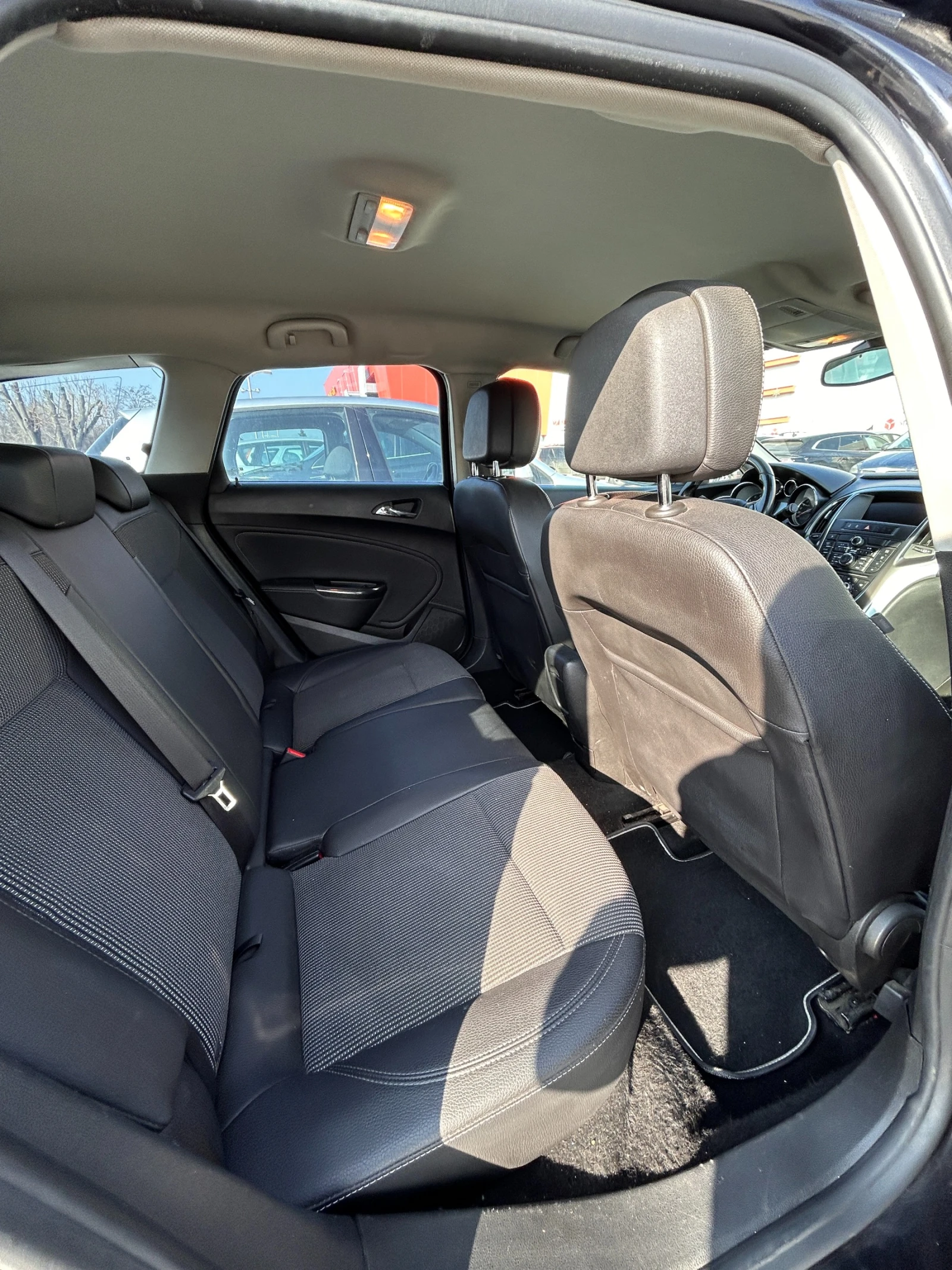 Opel Astra J 1.4 Turbo - изображение 7