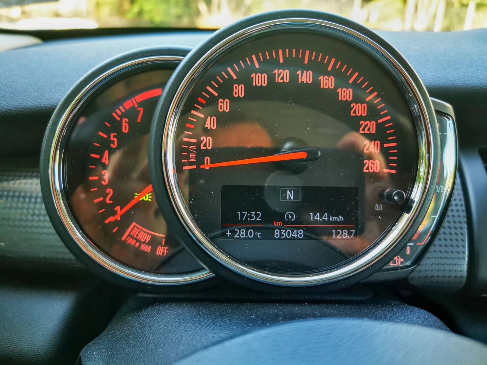 Mini Cooper 1.5 TwinTurbo, снимка 9 - Автомобили и джипове - 53975583