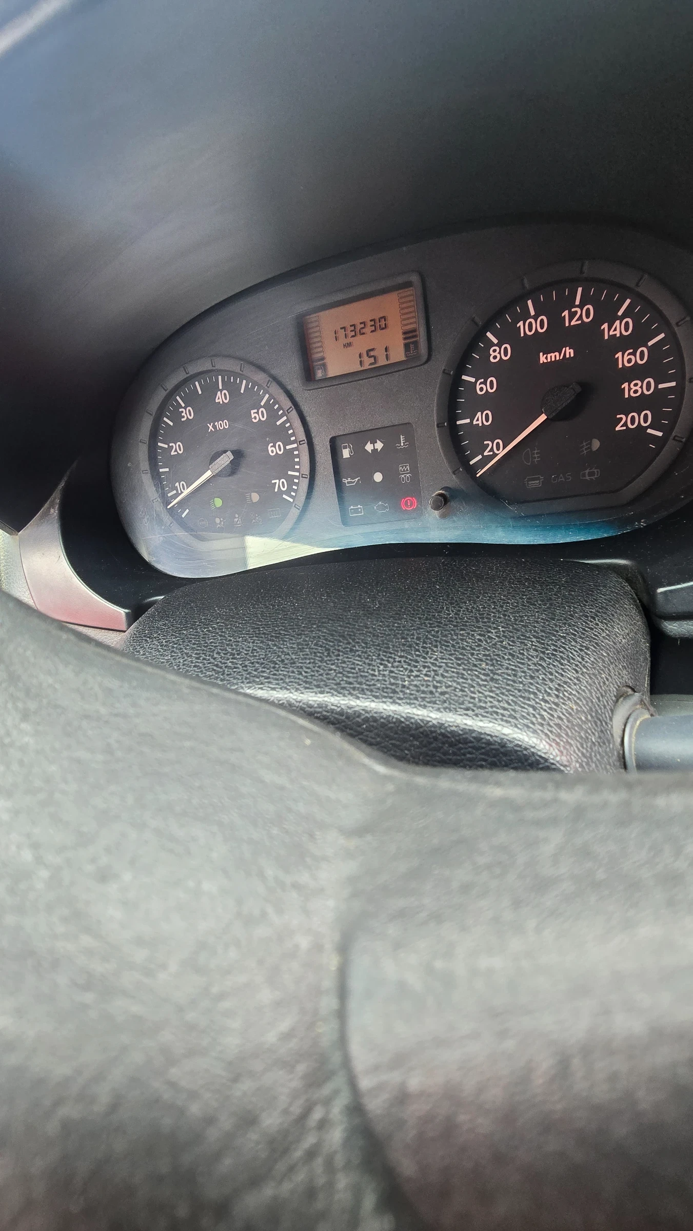 Dacia Logan, снимка 3 - Автомобили и джипове - 54160260