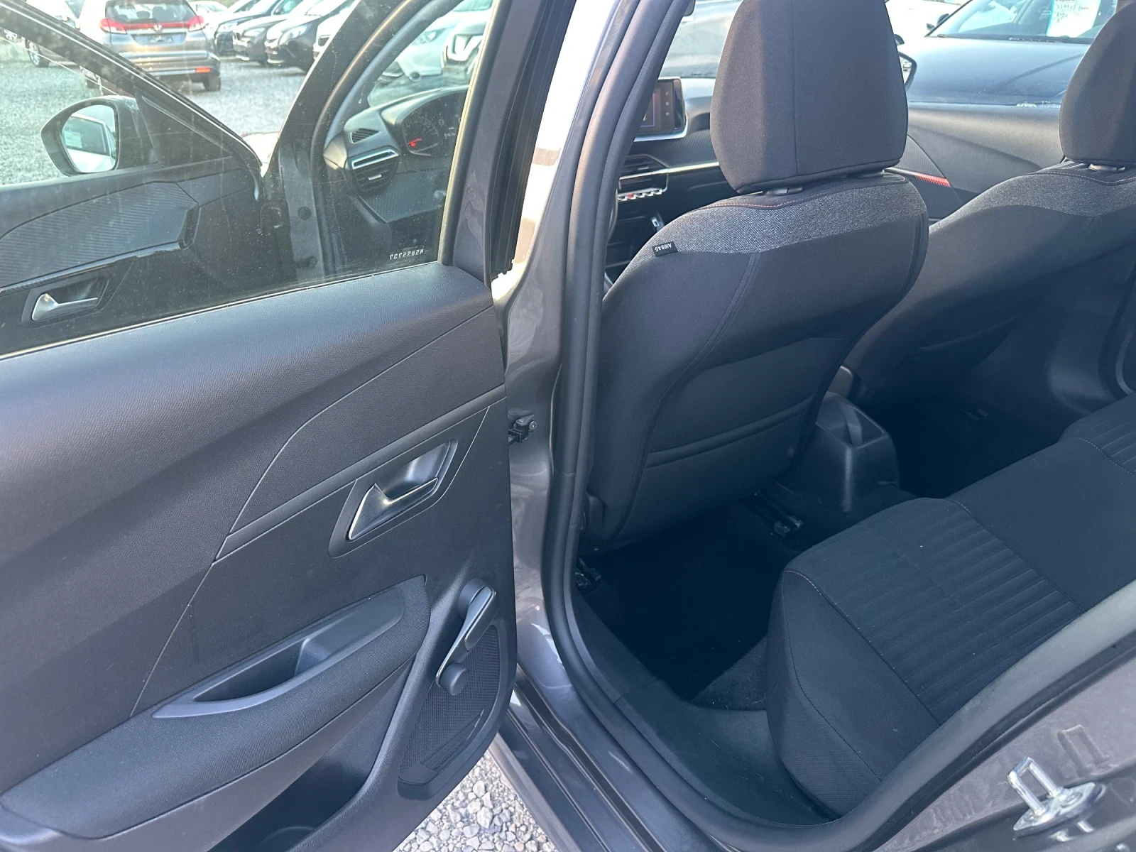 Peugeot 208 1.2i 86HP 2021G EVRO6B* 54000km* KTEO OK, снимка 9 - Автомобили и джипове - 54858035