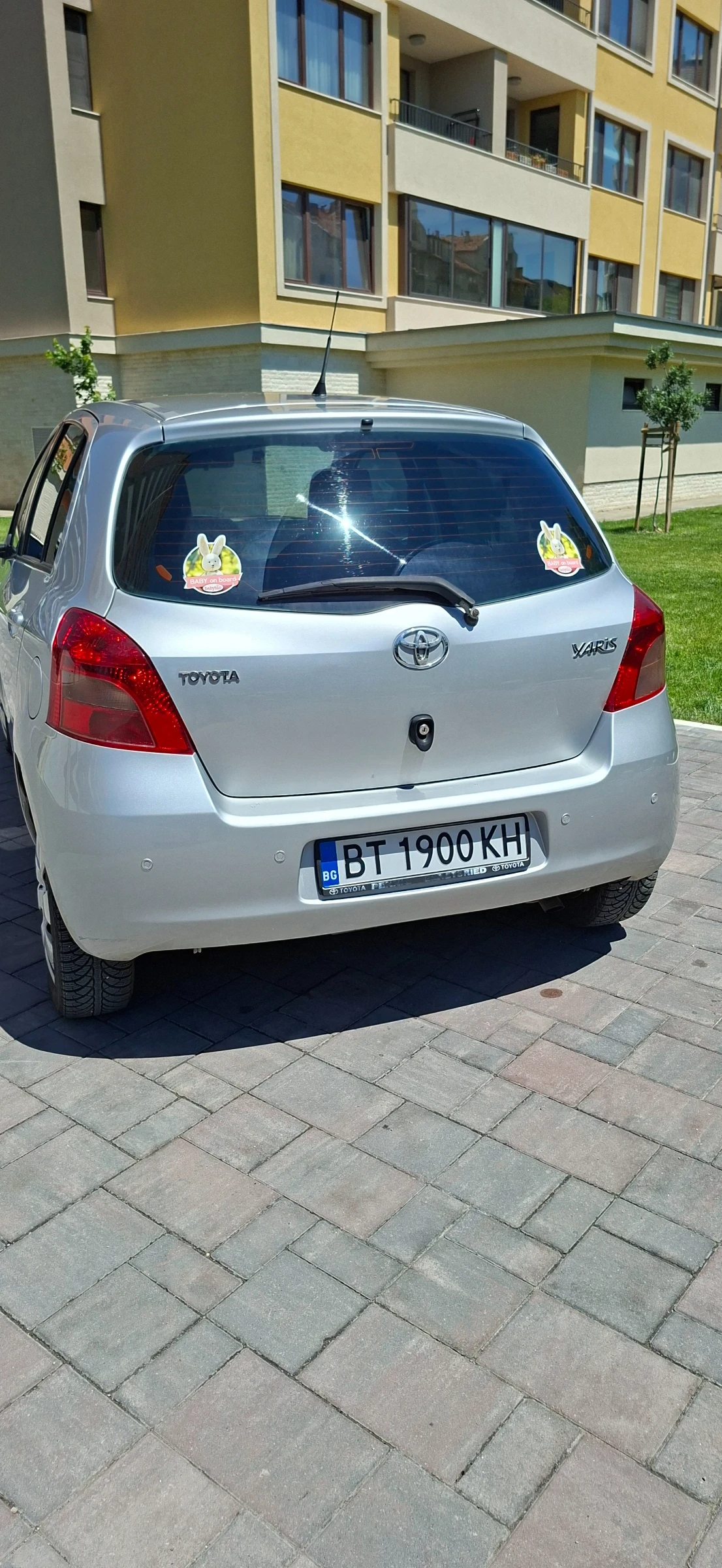 Toyota Yaris 1.3 VVTI, 89hp БЕНЗИН, РЕАЛНИ 100 000КМ, ГАРАЖНА, снимка 2 - Автомобили и джипове - 54922248