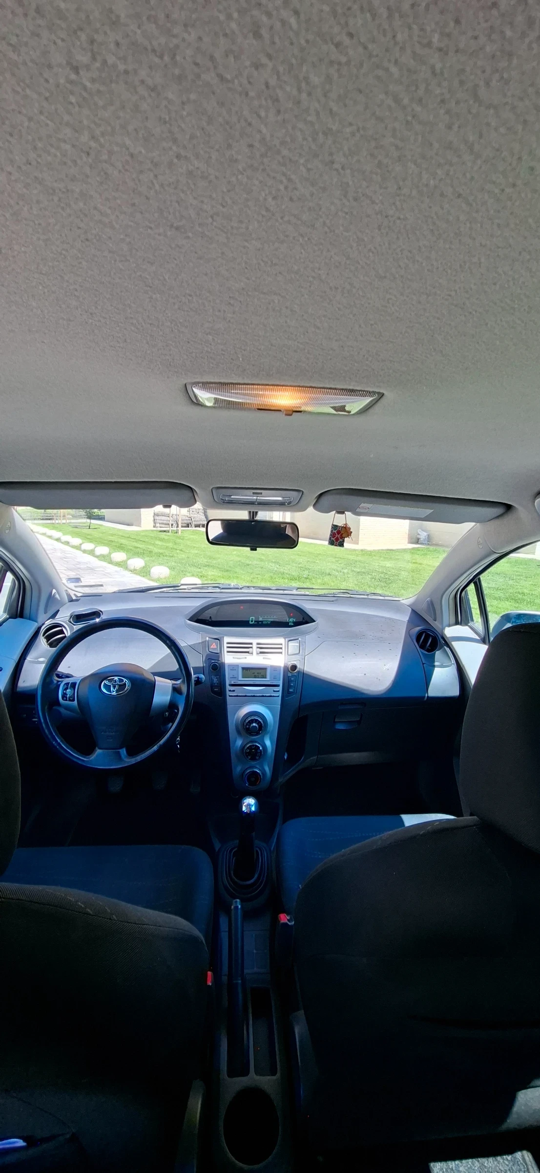 Toyota Yaris 1.3 VVTI, 89hp БЕНЗИН, РЕАЛНИ 100 000КМ, ГАРАЖНА, снимка 9 - Автомобили и джипове - 54922248