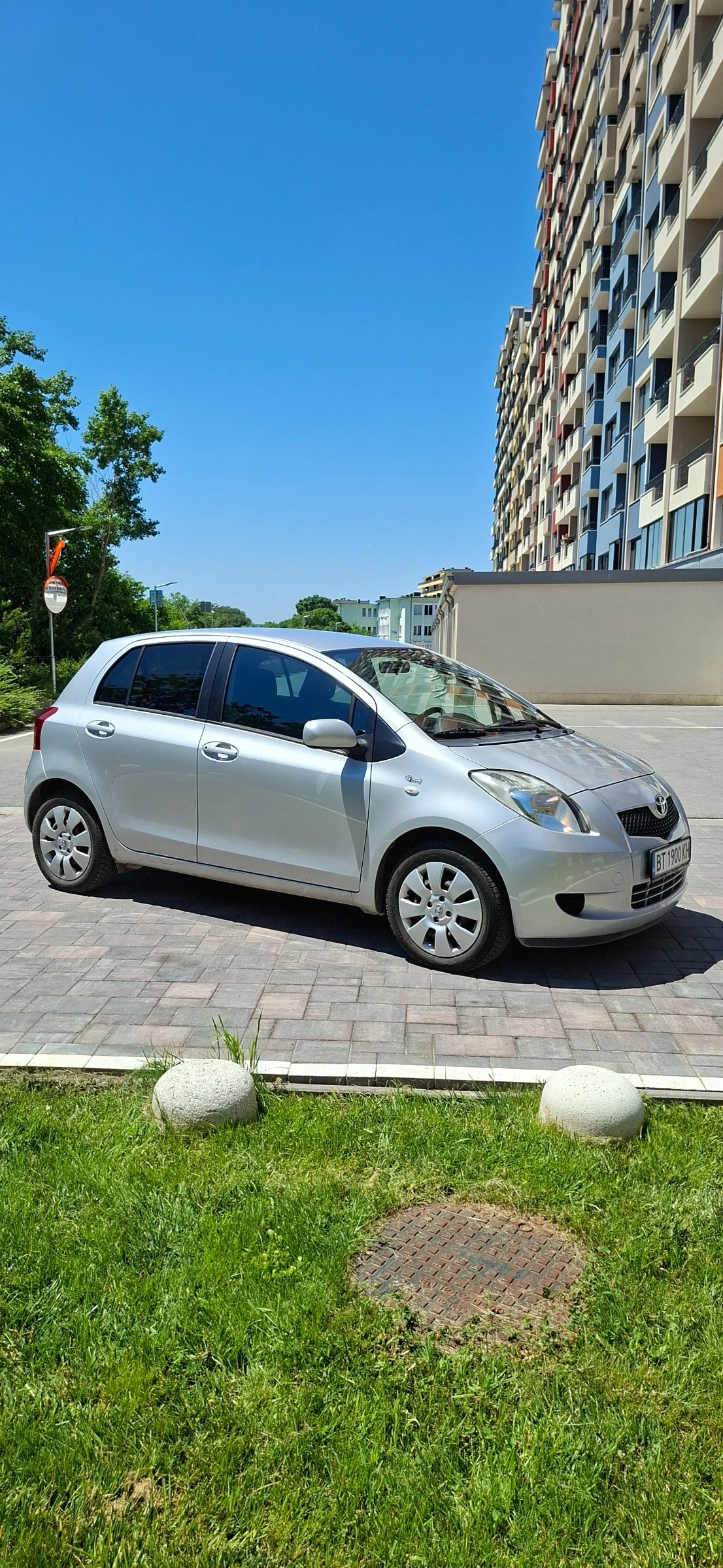 Toyota Yaris 1.3 VVTI, 89hp БЕНЗИН, РЕАЛНИ 100 000КМ, ГАРАЖНА, снимка 7 - Автомобили и джипове - 54922248