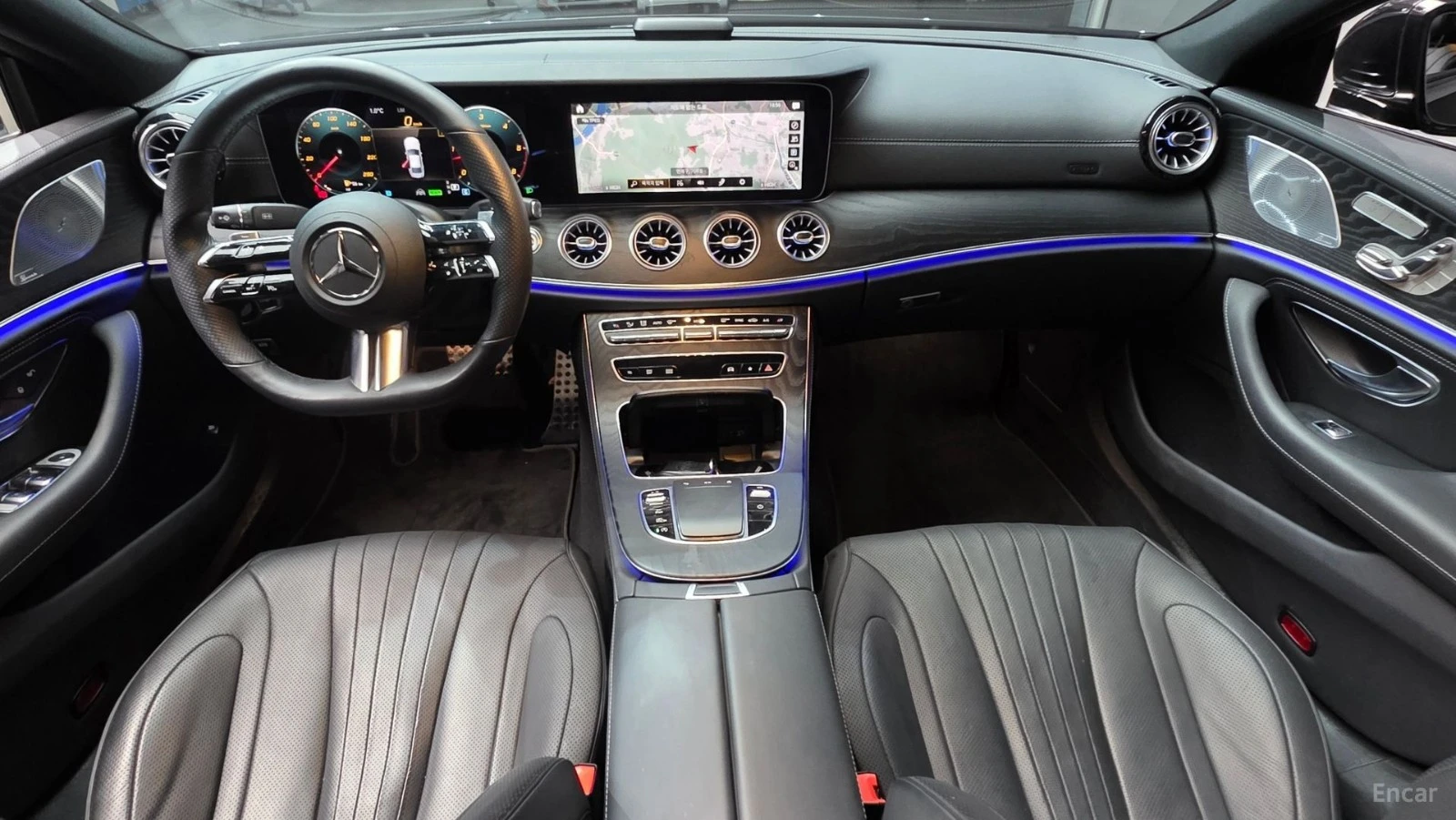 Mercedes-Benz CLS 300d 4MATIC* HUD* КОЖА* ОБДУХВ* НАВИ* ПАНО, снимка 5 - Автомобили и джипове - 55463119