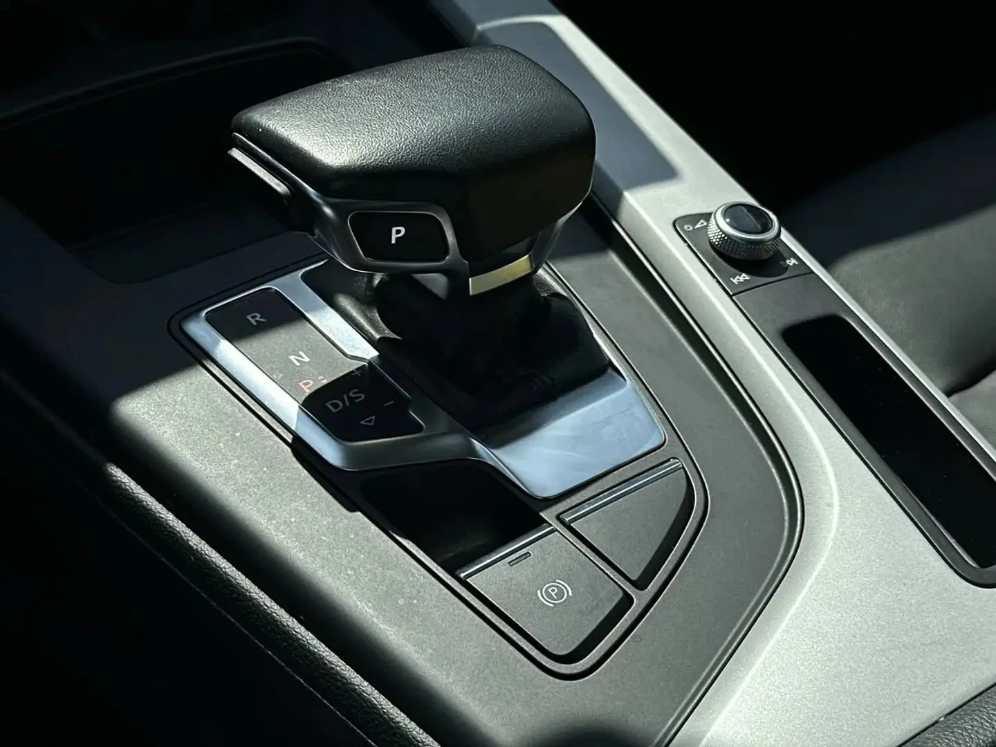 Audi A5 45TFSI KOMFORT QUATTRO ЦЕНА ДО БЪЛГАРИЯ АВТОКРЕДИТ, снимка 15 - Автомобили и джипове - 55504190