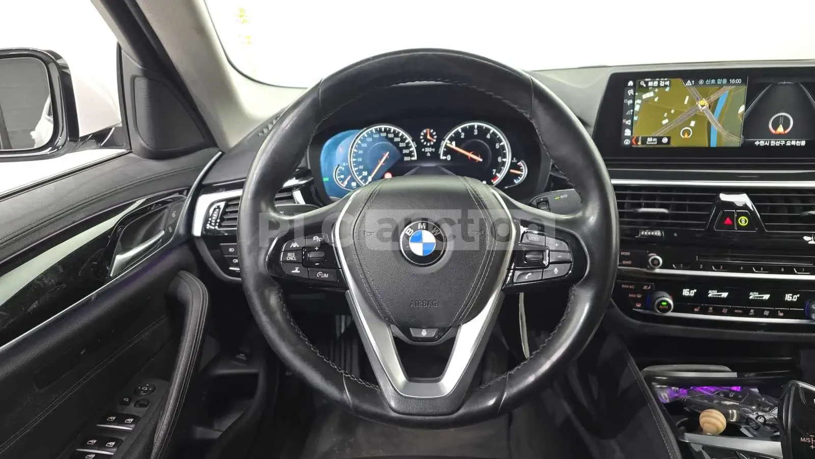 BMW 520 M LUXURY HEAD UP/CAMERA!PANORAMA/, снимка 12 - Автомобили и джипове - 55506653
