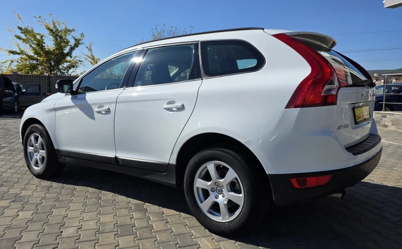 Volvo XC60 2.0D , снимка 6 - Автомобили и джипове - 52120096
