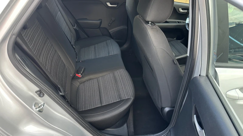 Kia Stonic 1.2 i Първи собственик от България, снимка 11 - Автомобили и джипове - 52248039