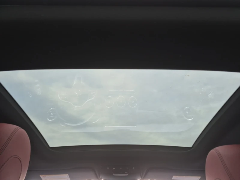 Mercedes-Benz GLC 300 4MATIC* DISTRONIC* LANE-ASSIST* PANOROOF* KEYLESS*, снимка 11 - Автомобили и джипове - 53152398