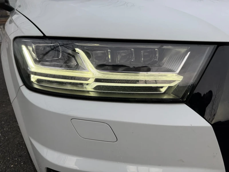 Audi Q7 SQ7 Carbon Ceramic BOSE Panorama Germany 7места, снимка 13 - Автомобили и джипове - 53276853