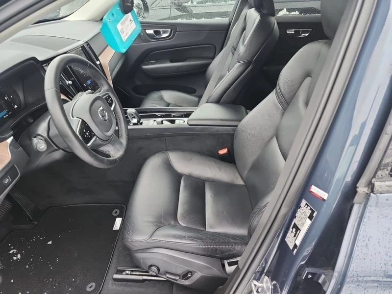 Volvo XC60 * PLUS DARK THEME * Без инциденти * CARFAX * , снимка 8 - Автомобили и джипове - 53379581