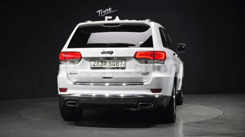 Jeep Grand cherokee 3.6| AWD| DISTRONIC| ОБДУХ| ВКЛЮЧЕН ТЕХНОТЕСТ, снимка 15 - Автомобили и джипове - 54485440