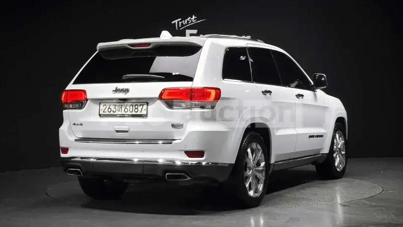 Jeep Grand cherokee 3.6| AWD| DISTRONIC| ОБДУХ| ВКЛЮЧЕН ТЕХНОТЕСТ, снимка 2 - Автомобили и джипове - 54485440