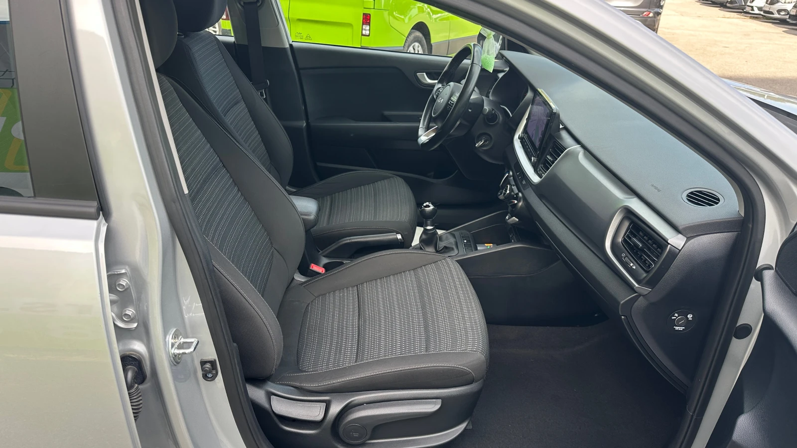 Kia Stonic 1.2 i     | Mobile.bg   11