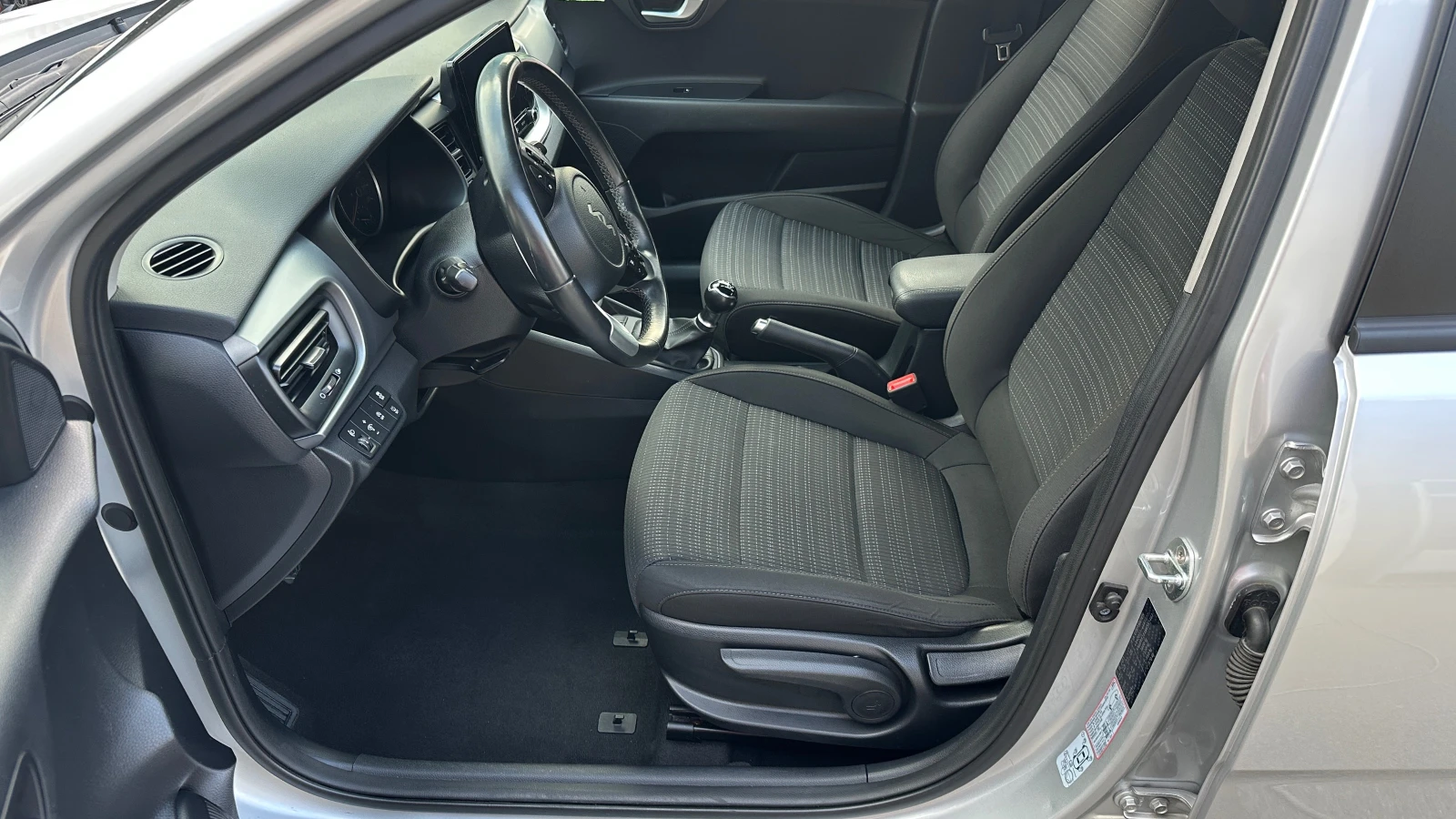 Kia Stonic 1.2 i     | Mobile.bg   8