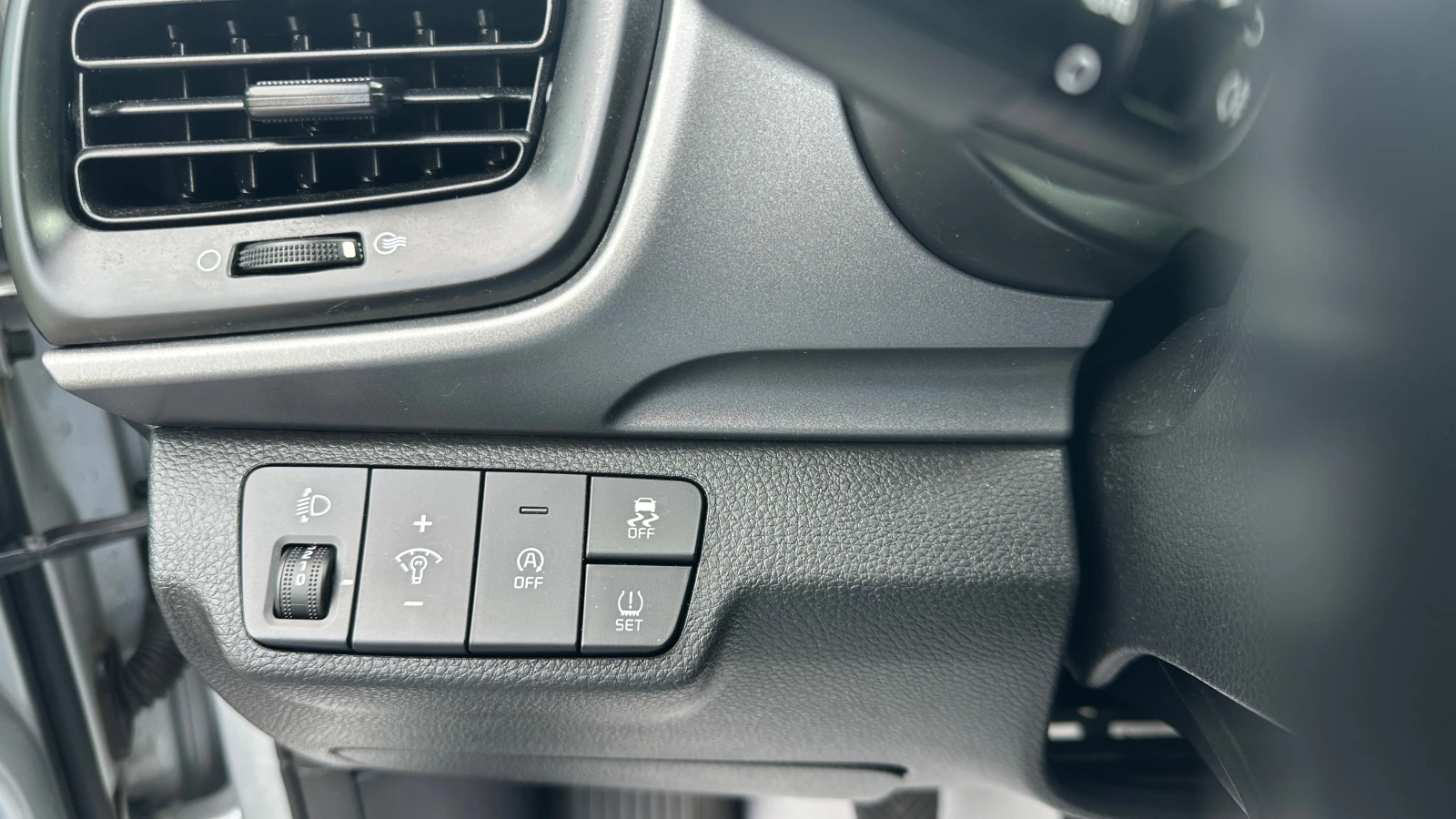 Kia Stonic 1.2 i     | Mobile.bg   17