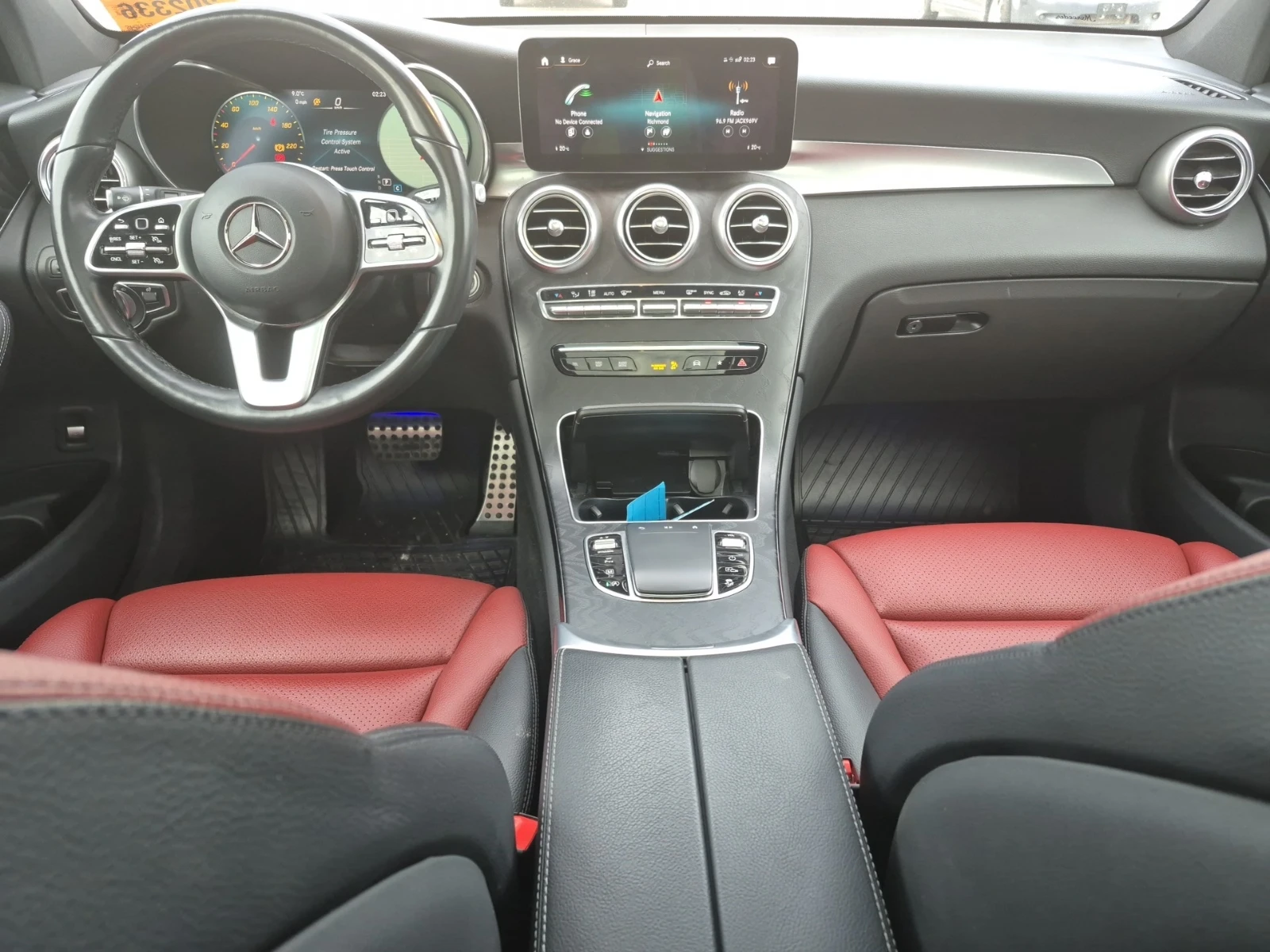 Mercedes-Benz GLC 300 4MATIC* DISTRONIC* LANE-ASSIST* PANOROOF* KEYLESS* - изображение 6