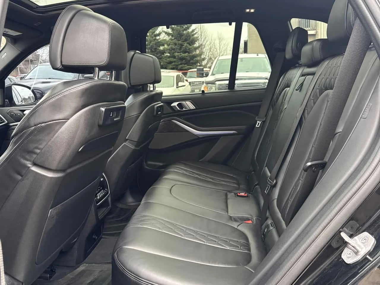 BMW X5 * M50I * 360 * ПОДГРЕВ * ОБДУХВАНЕ * ПАНОРАМА, снимка 12 - Автомобили и джипове - 53910029