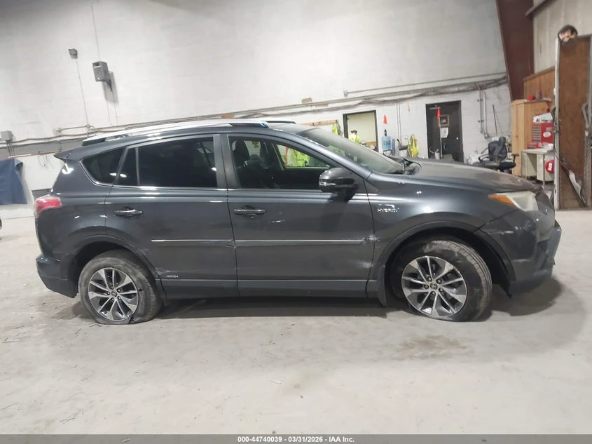 Toyota Rav4 2.5l Hybrid Xle* КРАЙНА* ЦЕНА* ДО* БЪЛГАРИЯ* , снимка 13 - Автомобили и джипове - 54221552