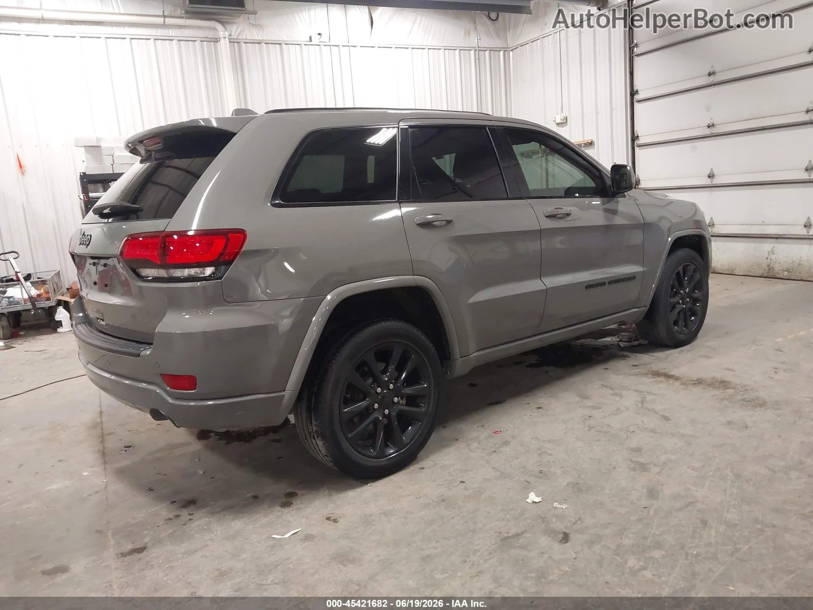 Jeep Grand cherokee 3.6 Pentastar* Nardo Gray* Distronic* AWD, снимка 4 - Автомобили и джипове - 55787930