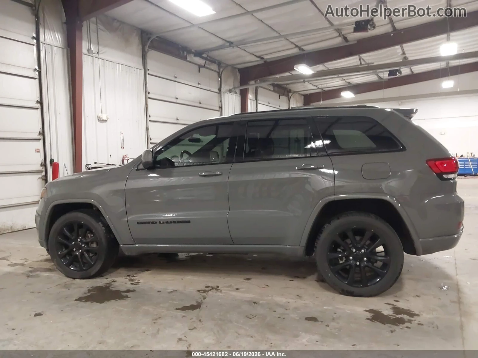 Jeep Grand cherokee 3.6 Pentastar* Nardo Gray* Distronic* AWD, снимка 8 - Автомобили и джипове - 55787930
