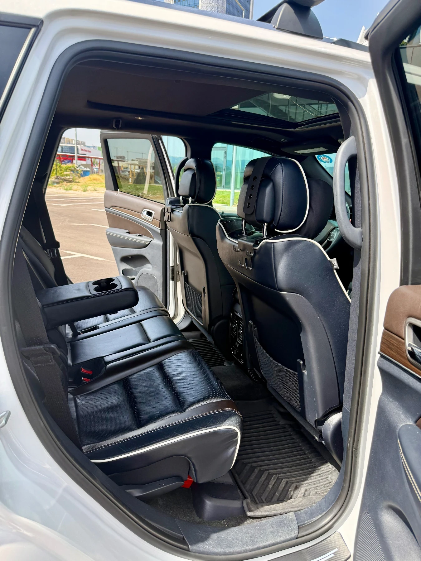 Jeep Grand cherokee | Overland 5.7 HEMI V8| LPG, снимка 13 - Автомобили и джипове - 55871379