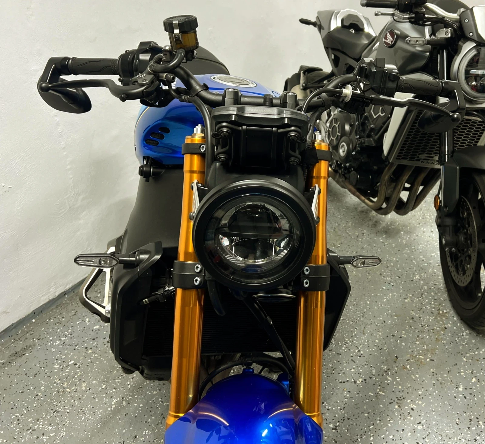 Yamaha XSR900, снимка 5 - Мотоциклети и мототехника - 56197944