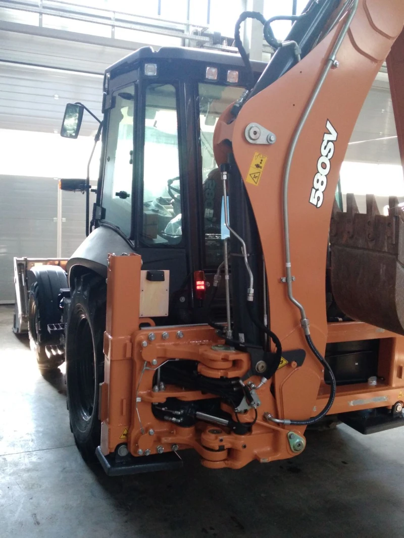 Багер Case 580 SV, снимка 5 - Индустриална техника - 52328159