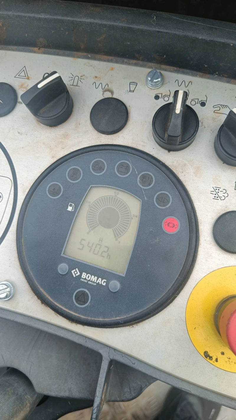 Валяк BOMAG BW120AD-5, снимка 5 - Индустриална техника - 52056731