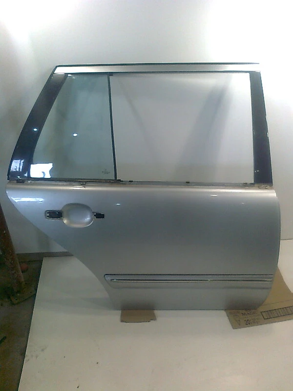 врата дясна задна за Мерцедес е270 цди w210 