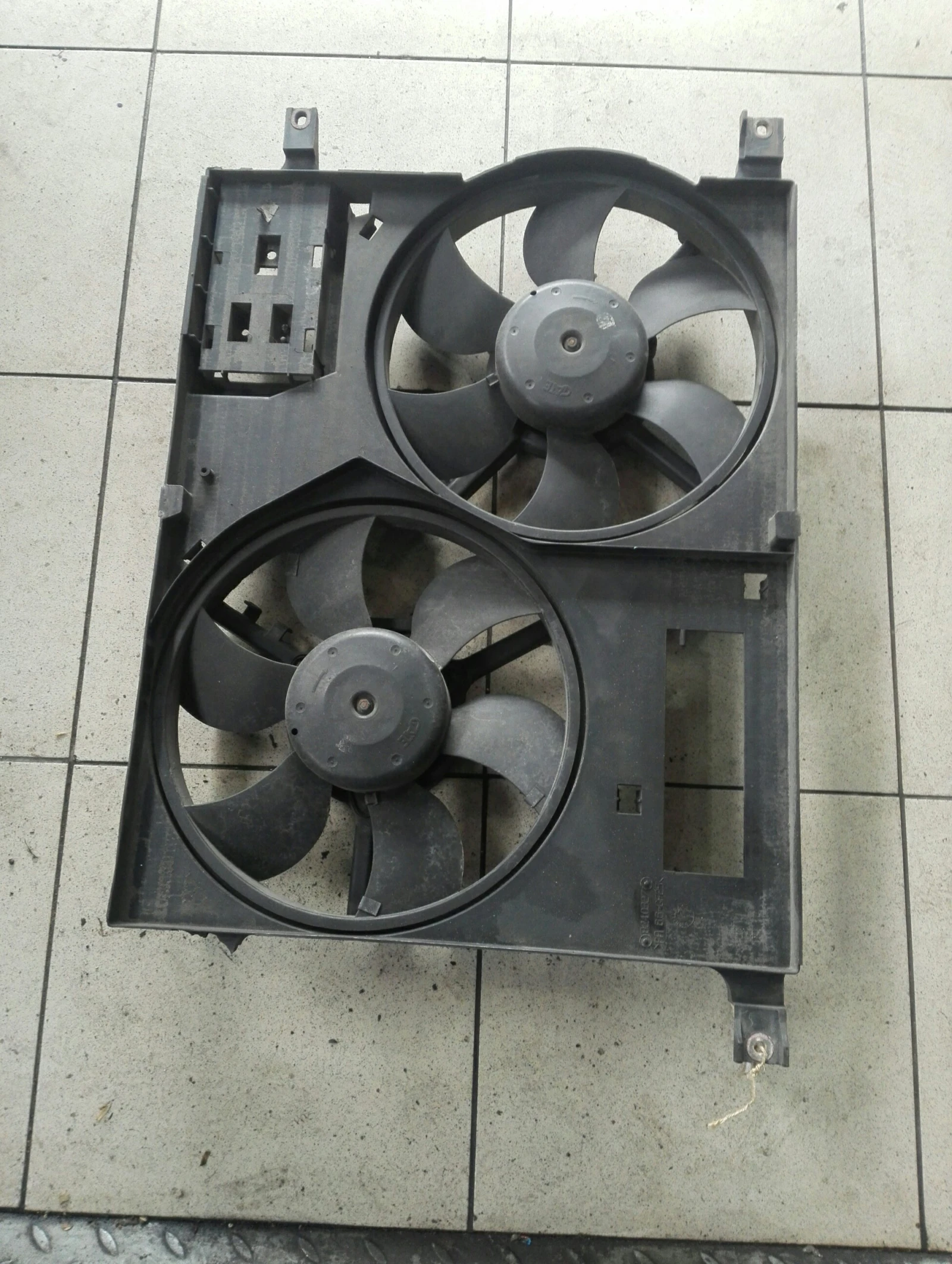 ����� ���� ����� ��������� ��4 | Mobile.bg � ����������� 1