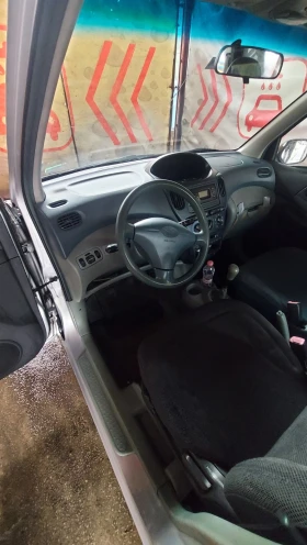Toyota Yaris verso, снимка 10