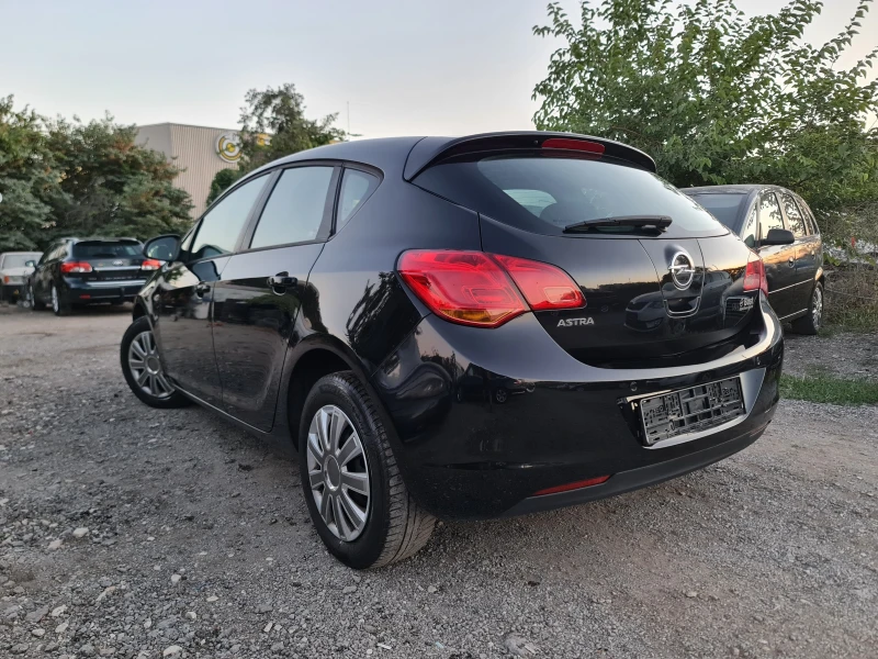 Opel Astra КАТО НОВА СТАРИЯ МОТОР, снимка 5 - Автомобили и джипове - 47441213