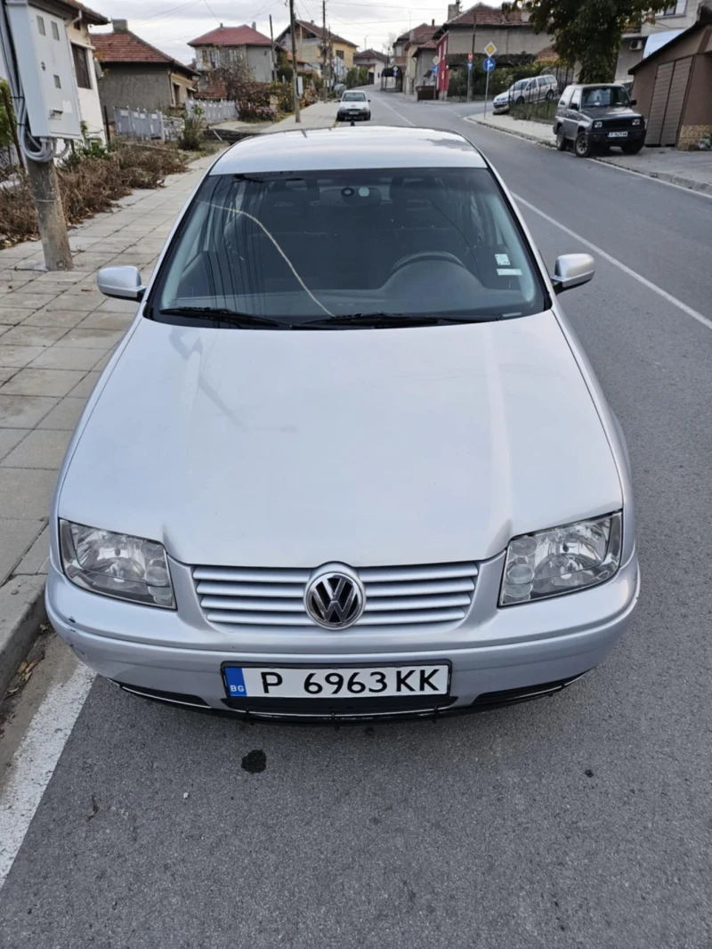 VW Bora 2.0 бензин, снимка 1 - Автомобили и джипове - 48437830