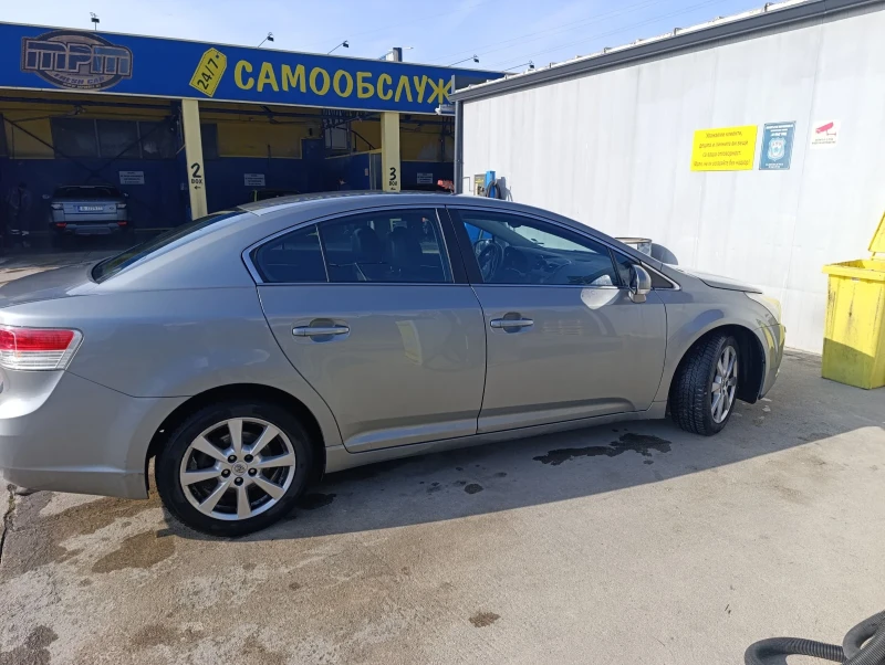 Toyota Avensis 2200 Д4Д, снимка 4 - Автомобили и джипове - 49535459