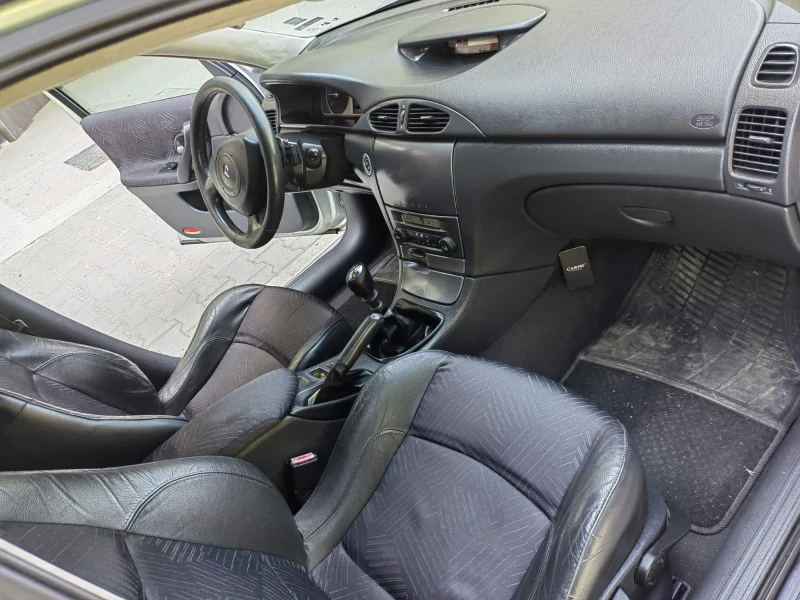 Renault Laguna 1.9dci, снимка 6 - Автомобили и джипове - 52336739