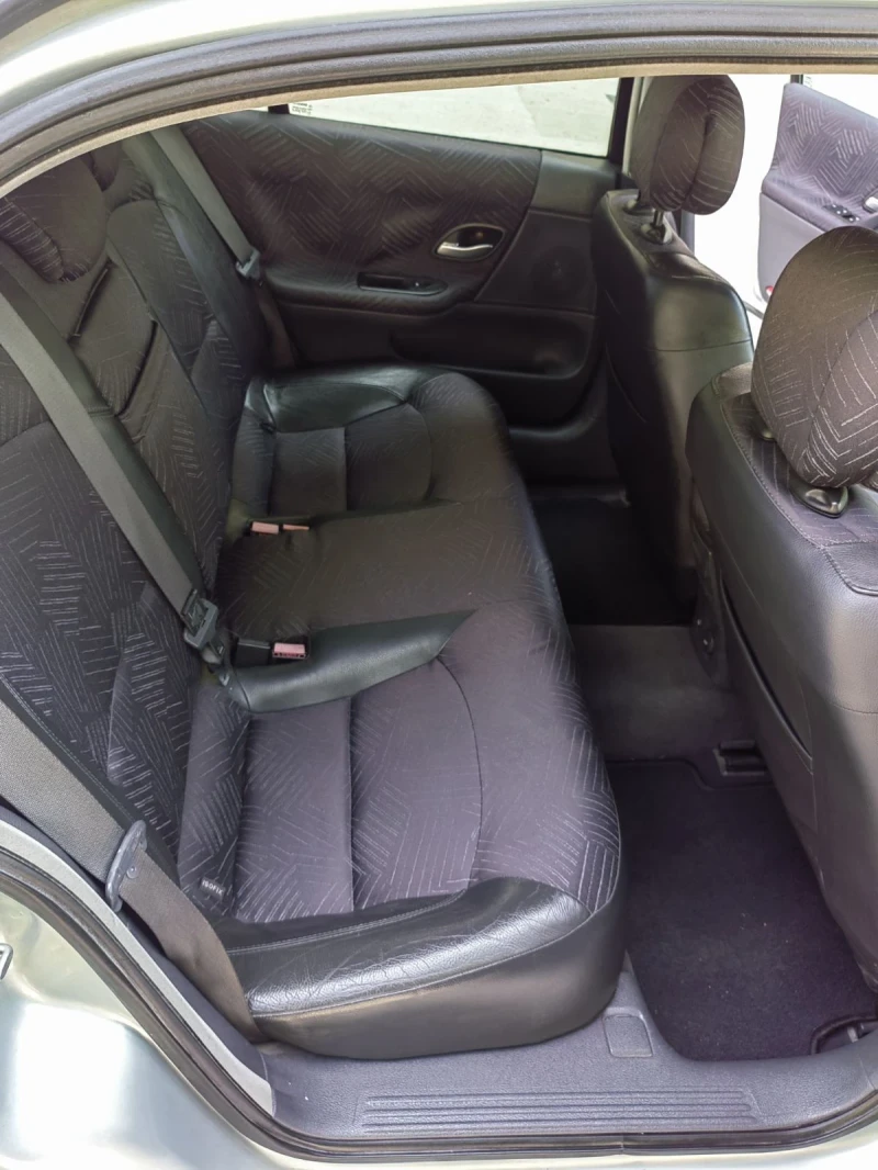 Renault Laguna 1.9dci, снимка 4 - Автомобили и джипове - 52336739