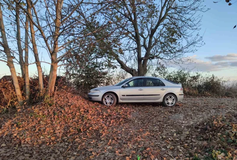 Renault Laguna 1.9dci, снимка 11 - Автомобили и джипове - 52336739